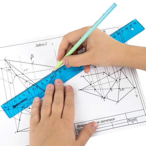Линейка пластиковая 30 см, BRAUBERG, прозрачная, тонированная, 210610 Линейка пластиковая 30 см, BRAUBERG, прозрачная, тонированная, 210610