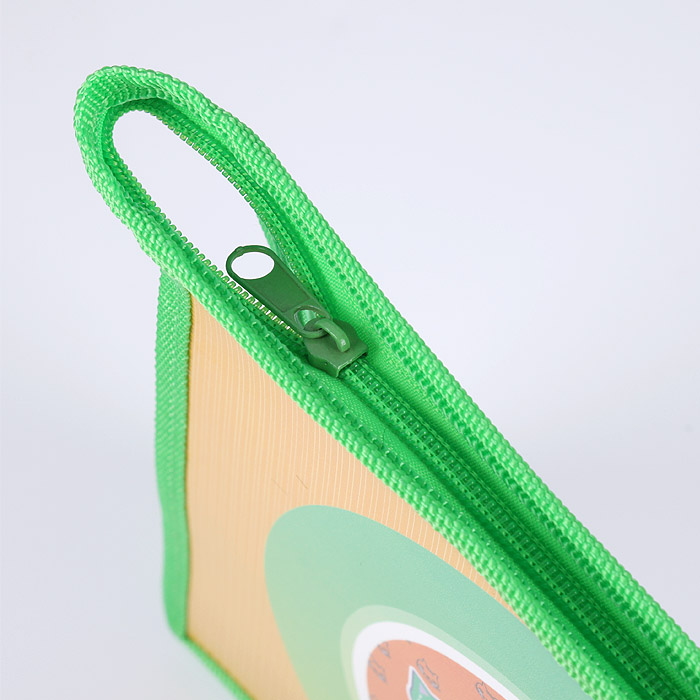 Папка для тетрадей А5 на молнии Веселая девчонка Папка для тетрадей А5 на молнии Веселая девчонка