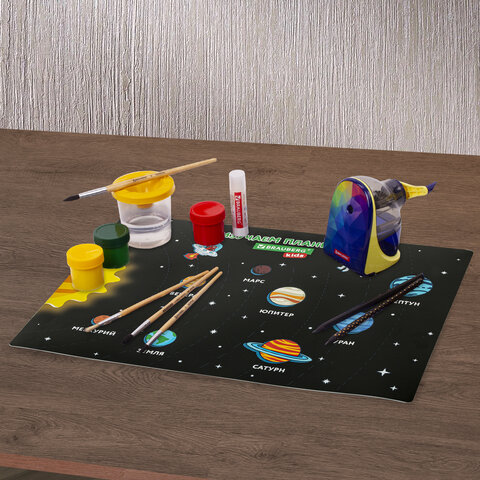 Настольное покрытие BRAUBERG KIDS, А3+, пластик, 46x33 см, "Space Настольное покрытие BRAUBERG KIDS, А3+, пластик, 46x33 см, "Space