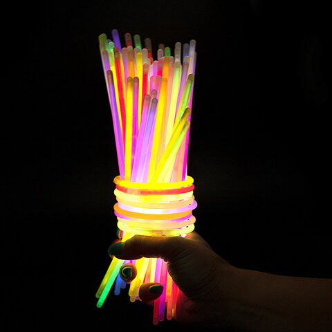 Светящиеся (неоновые) палочки-браслеты "100 штук + 5 в ПОДАРОК!" в Светящиеся (неоновые) палочки-браслеты "100 штук + 5 в ПОДАРОК!" в