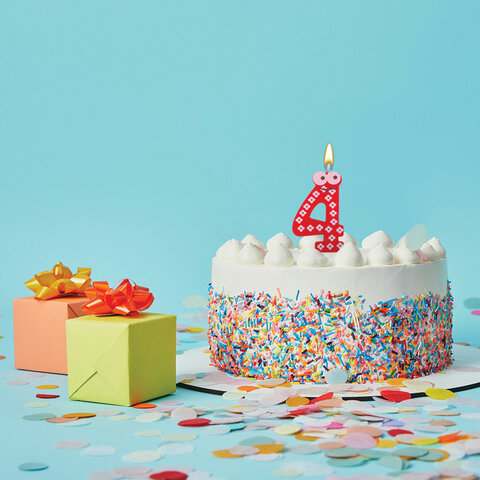 Свеча-цифра для торта "4" "С глазками", 6 см, ЗОЛОТАЯ Свеча-цифра для торта "4" "С глазками", 6 см, ЗОЛОТАЯ