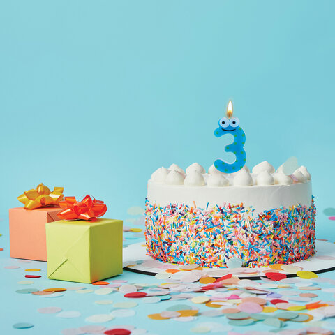 Свеча-цифра для торта "3" "С глазками", 6 см, ЗОЛОТАЯ Свеча-цифра для торта "3" "С глазками", 6 см, ЗОЛОТАЯ