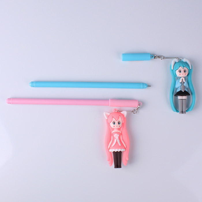 Ручка гелевая синяя "Darvish" с брелоком Куколка Ручка гелевая синяя "Darvish" с брелоком Куколка