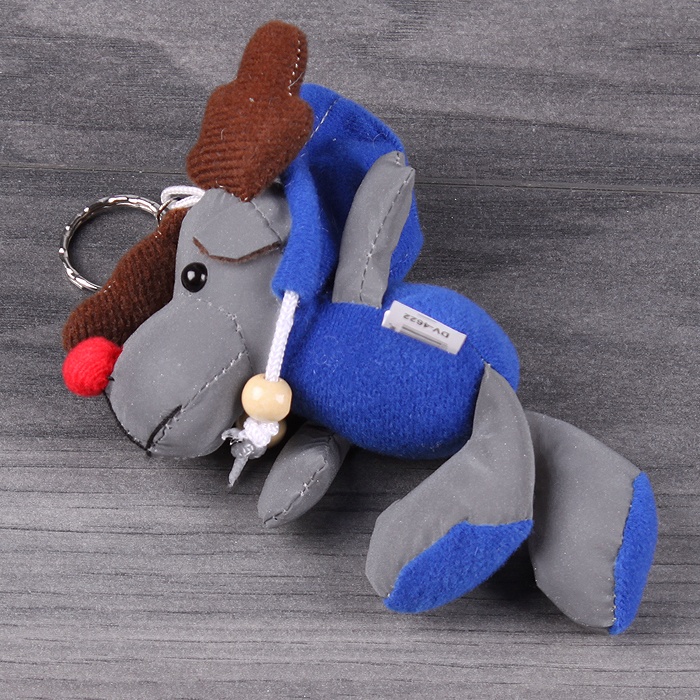 Светоотражающий брелок-игрушка лось