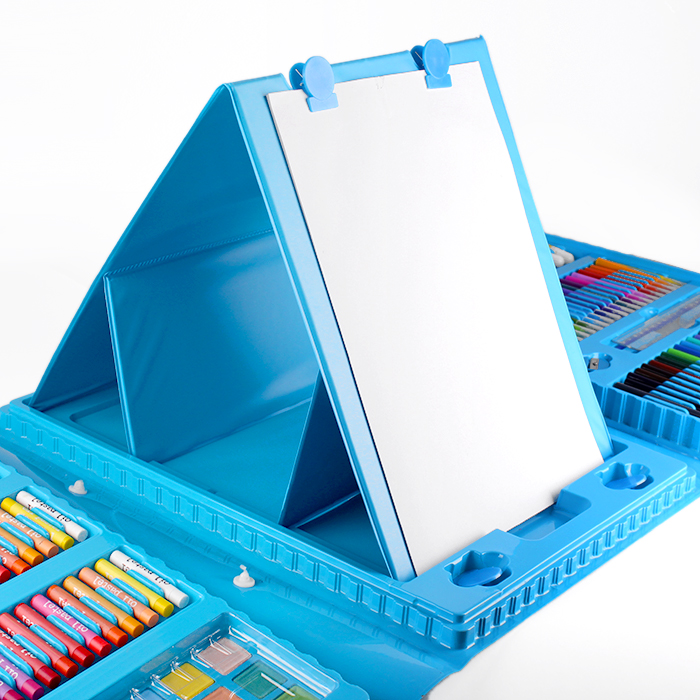 Набор для юного художника 208 предметов в чемодане с мольбертом Набор для юного художника 208 предметов в чемодане с мольбертом